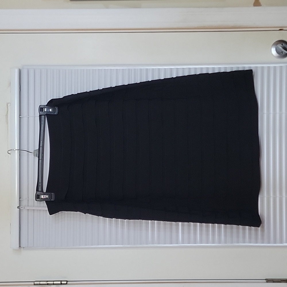 Roz & ALI woman 1X Black midi skirt